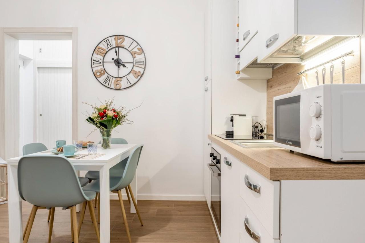 Donna Teresa Central & Cozy Apartment Taranto Exteriör bild