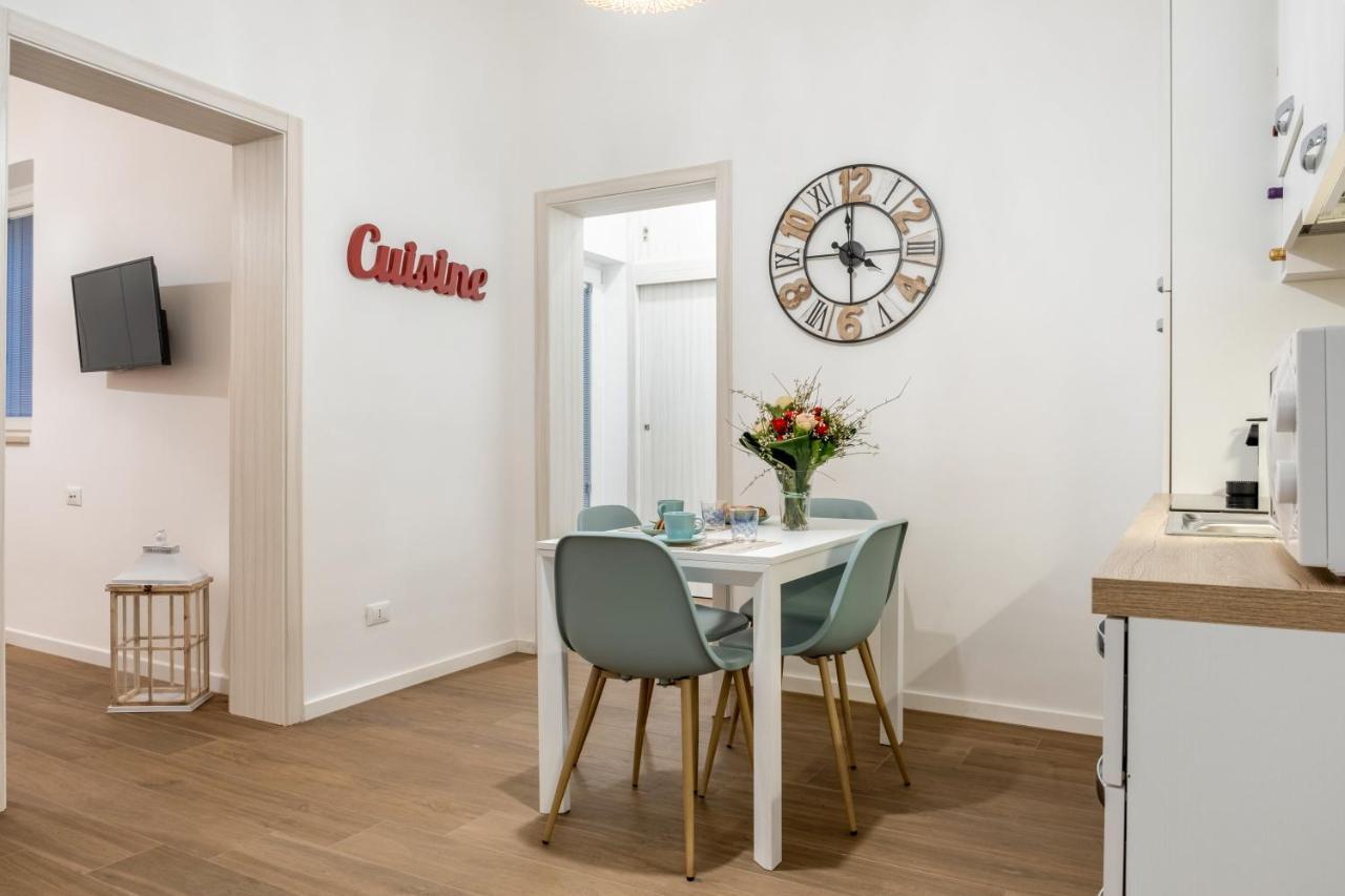 Donna Teresa Central & Cozy Apartment Taranto Exteriör bild